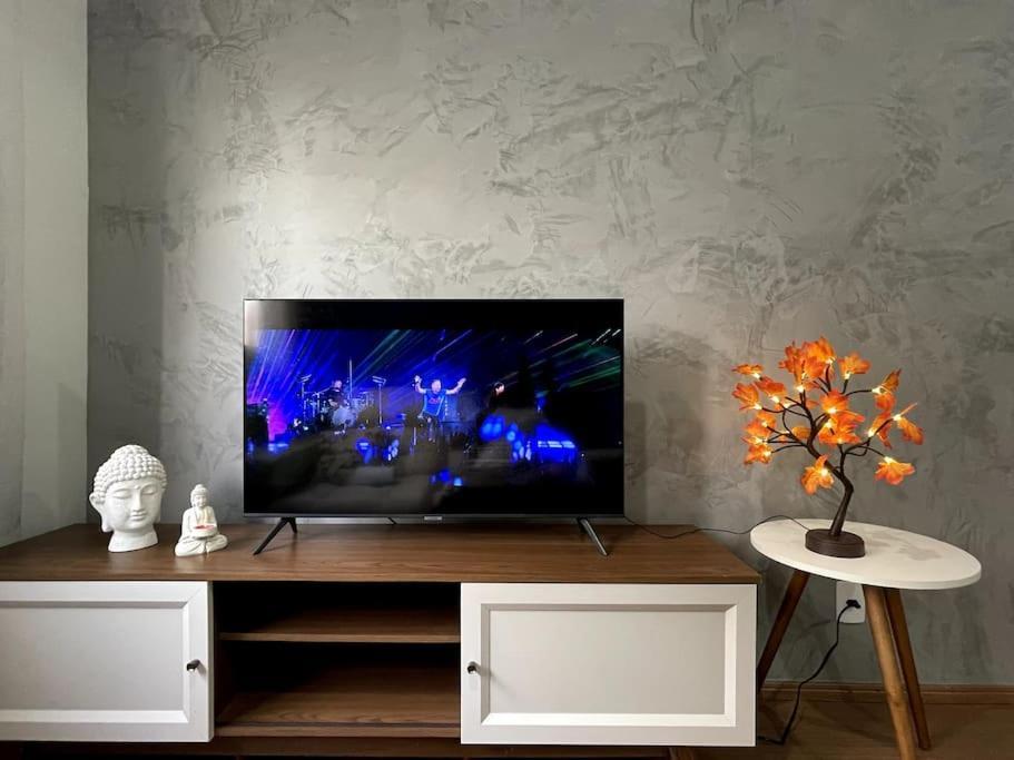 Condominio Solar Di Lucca Lindo Apartamento Com Ar Condicionado E Proximo A Uel 隆德里纳 外观 照片